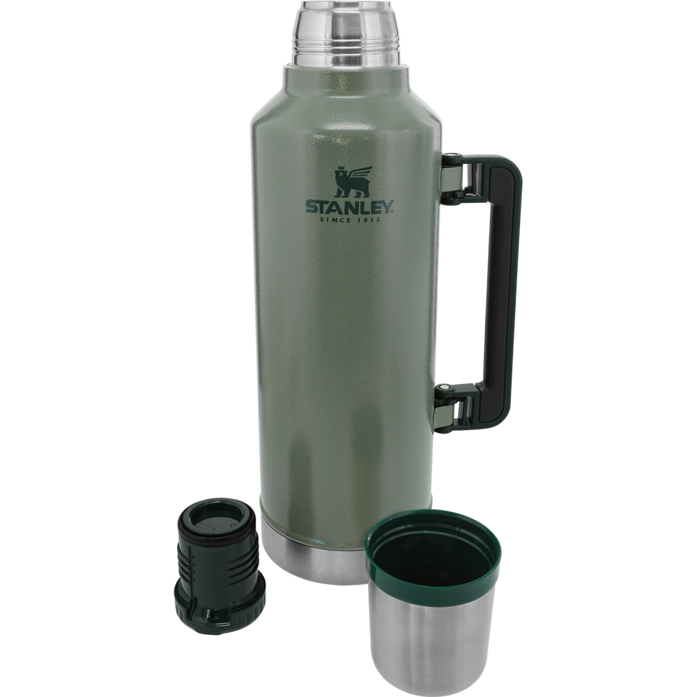 Stanley 1913 Classic Legendary Bottle 2.5 QT in Hammertone Green | View 2
