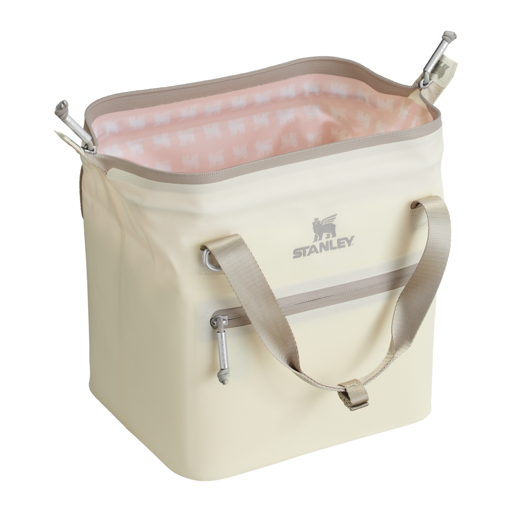 Stanley 1913 The All Day Julienne Mini Cooler 10 Can 7.4 QT 7.0 L dans Cream | View 3
