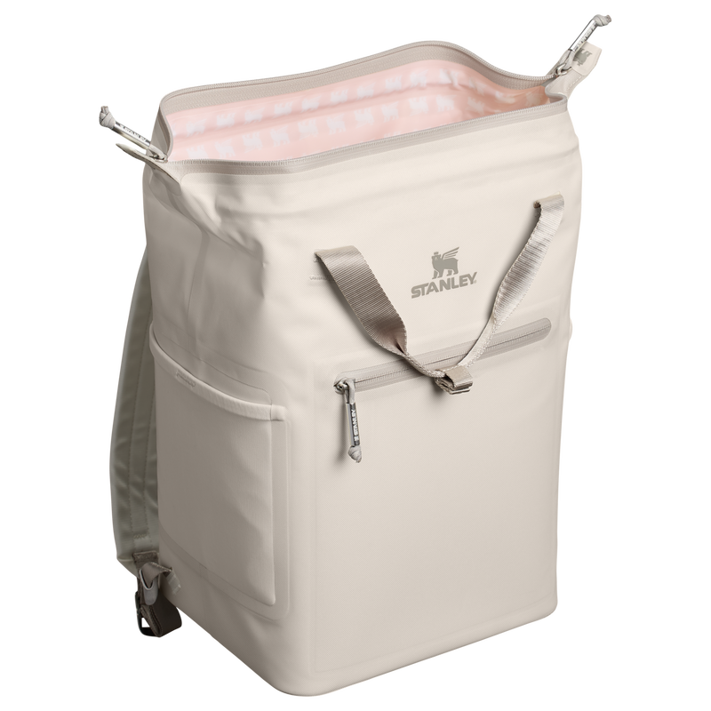 Stanley 1913 The All Day Madeleine Mini Cooler Backpack 20 Can 14 QT 13.2 L dans Cream | Retour Ouvrir Afficher