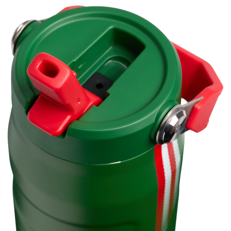 Stanley 1913 The Country Collection IceFlow™ Aerolight Flip Straw Bottle 24 OZ dans Team Dark Green Red | Couvercle Détaillé Afficher