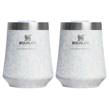 Stanley 1913 Stanley 1913 x LoveShackFancy Holiday The Reserve Wine Tumbler Set 11 OZ (2-pack) dans Coquette Bow Winter Ice | Recto Afficher