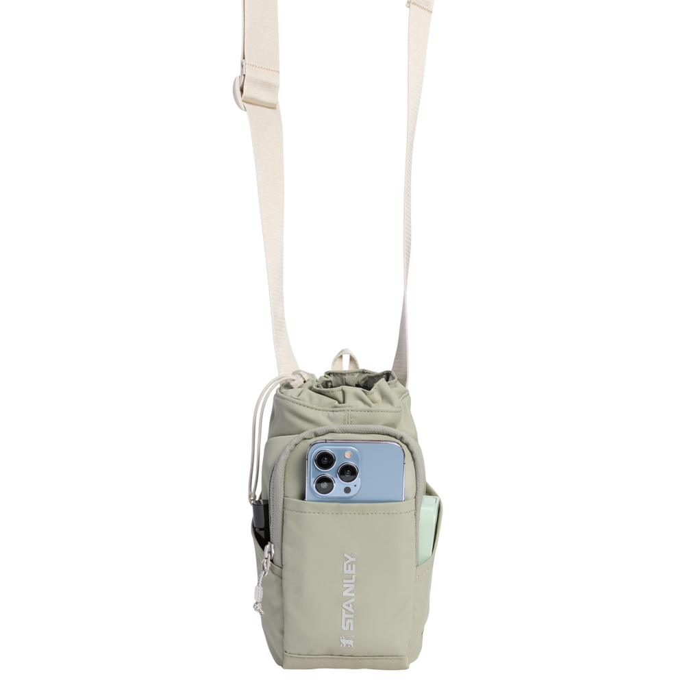 Stanley 1913 The Vitalize™ Carry-All 3.2 QT dans Sage Grey | Poche Détaillé Afficher