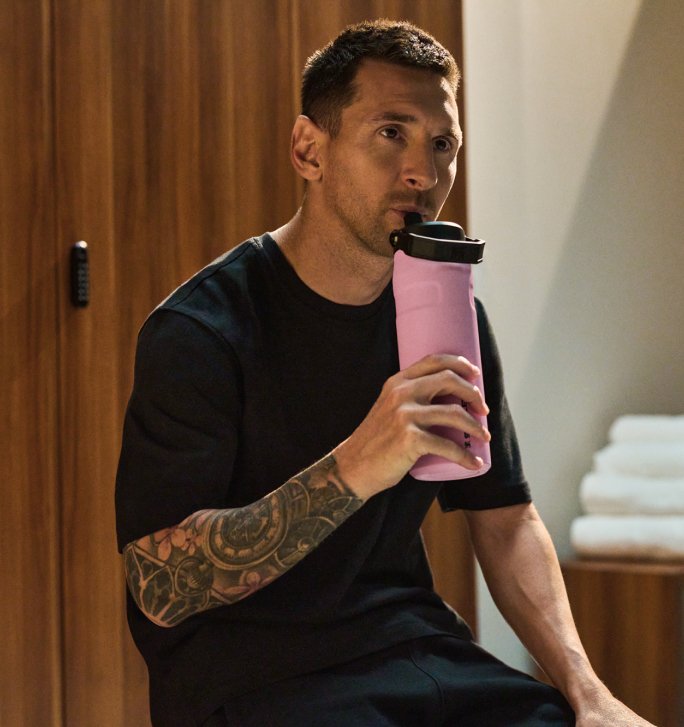 The Messi x Stanley IceFlow™ Flip Straw 2.0 Bottle | 24 OZ (0.7L)